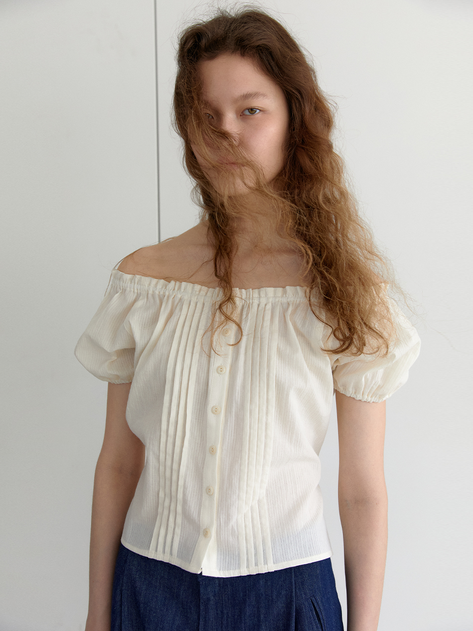 8th / pintuck shoulder blouse - creamBRENDA BRENDEN
